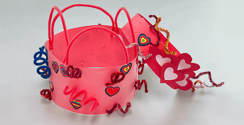 Cute classroom Valentine’s Day craft project using heart stickers